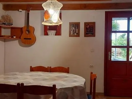 House In With Balcony, Air Conditioning, Wifi, Washing Machine 4993-1 Casa vacanze Drage