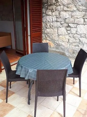 House In With Balcony, Air Conditioning, Wifi, Washing Machine 4993-1 *